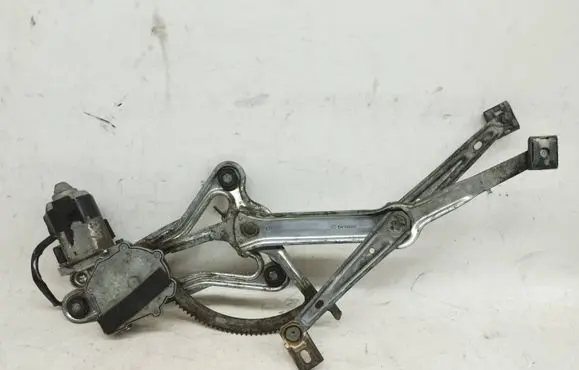 Mercedes-Benz E W124 Front door window regulator with motor 1247200346 0048205142 0130821260