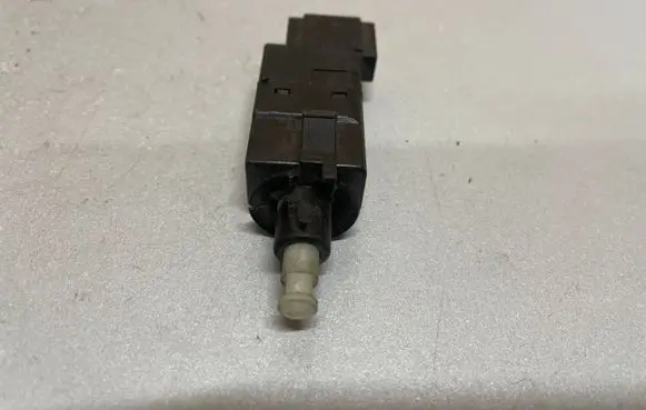 Mercedes-Benz E W211 Brake pedal sensor switch 0015454009