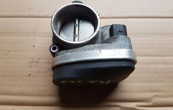 BMW 3 E90 E91 Throttle body valve 1439224