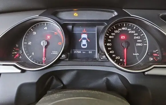 Speedometer (instrument cluster)
