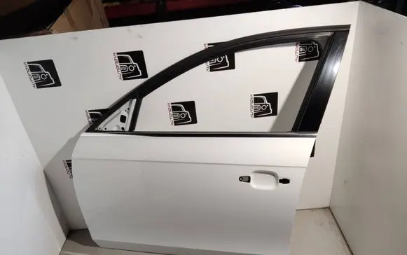 Audi A4 S4 B8 8K Front door LY9C