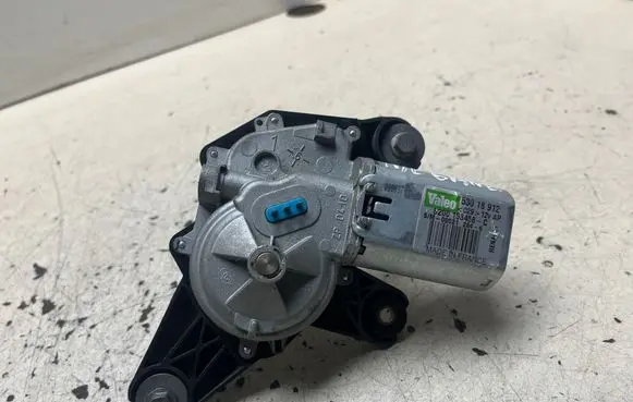 Renault Megane II Rear window wiper motor 8200153458C