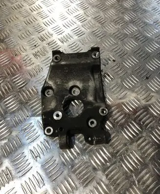 Volvo V70 Engine mount bracket 964619580