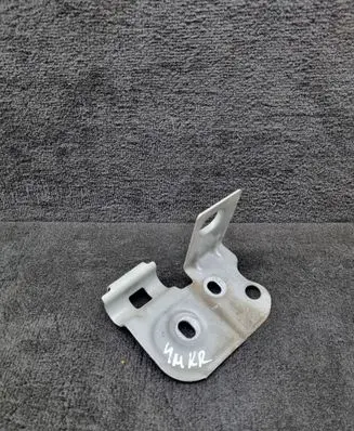 Audi Q7 4M Fender mounting bracket 4M0821167A