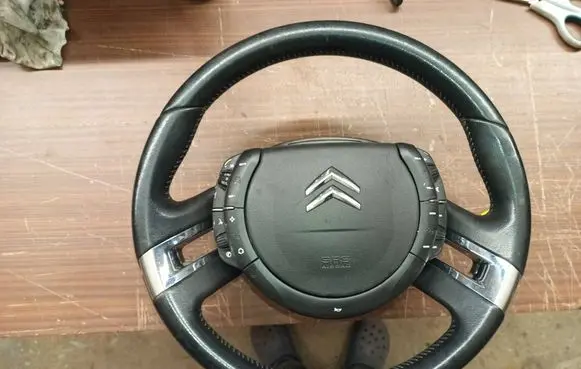 Steering wheel