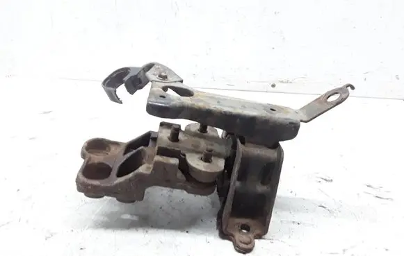 Peugeot 107 Engine mount bracket