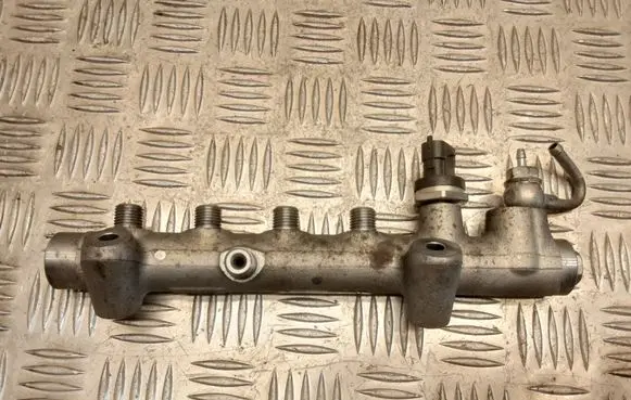 Opel Astra H Fuel main line pipe 0445214094