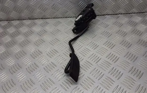 Nissan Primera Accelerator throttle pedal 18002AU410