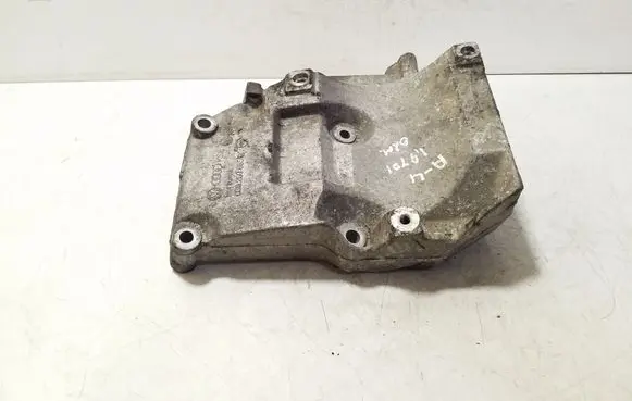Audi A4 S4 B6 8E 8H A/C compressor mount bracket 038260885C