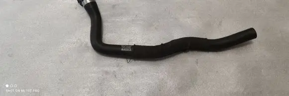 Engine coolant pipe/hose