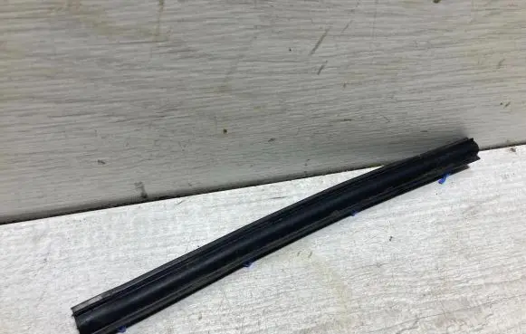 Volkswagen Beetle A5 Engine compartment rubber 5c5823699