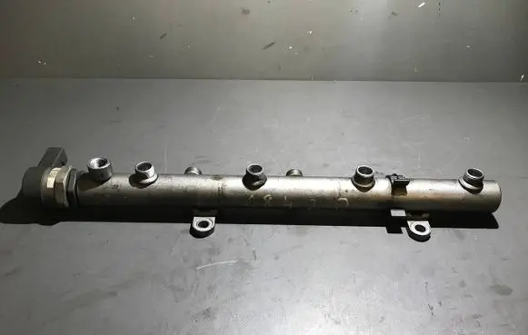 Audi A8 S8 D3 4E Fuel main line pipe 057130090L