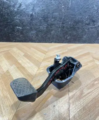 Mercedes-Benz C W205 Brake pedal A2222940001