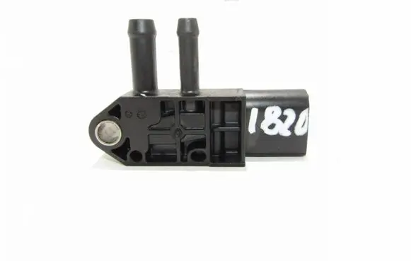 Volkswagen PASSAT CC Air pressure sensor 076906051b