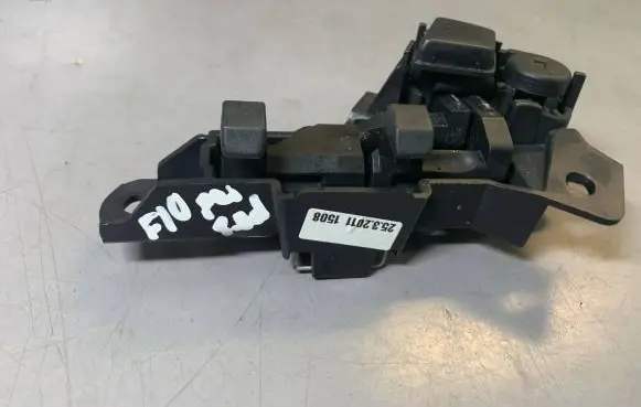 BMW 5 F10 F11 Armrest 9213662 51169213662