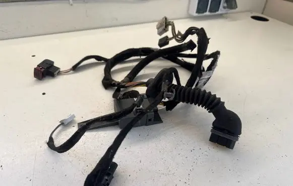 Opel Vivaro Front door wiring loom 91166603A