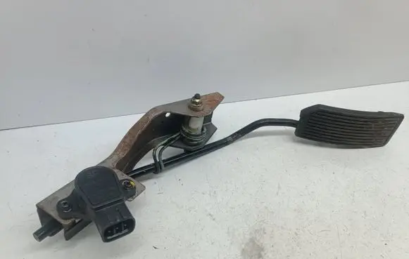 Nissan X-Trail T30 Accelerator throttle pedal 18919AM810