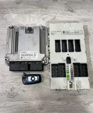 BMW 3 F30 F35 F31 Engine ECU kit and lock set 8574372 030102939 0281019862