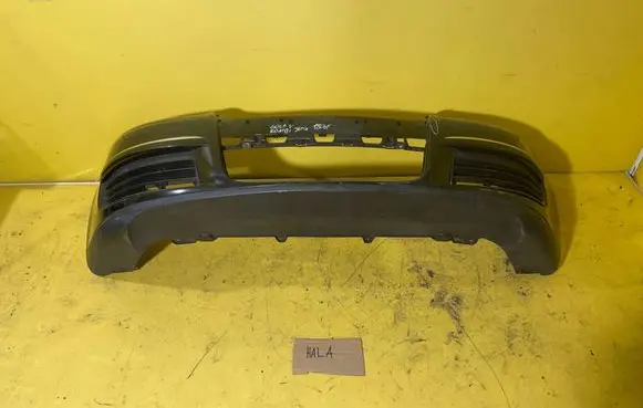 Volkswagen Golf V Front bumper