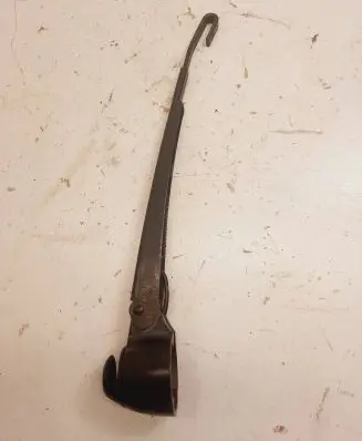 Audi A3 S3 8L Rear wiper blade arm 8D9955407