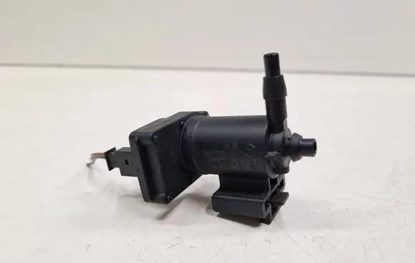 Mercedes-Benz C W203 Turbo solenoid valve A2038000178