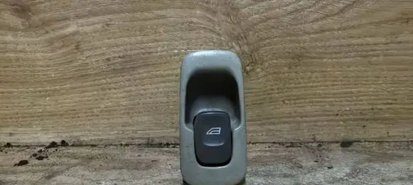 Volvo S60 Electric window control switch 9476696