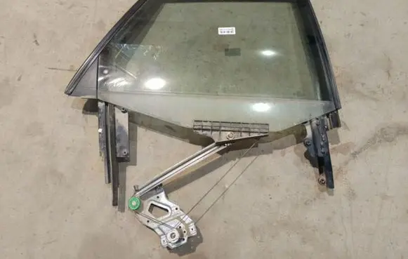 Audi 80 90 B3 Rear door window/glass frame 893839400