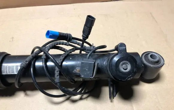 BMW X6 F16 Rear shock absorber/damper 6875088
