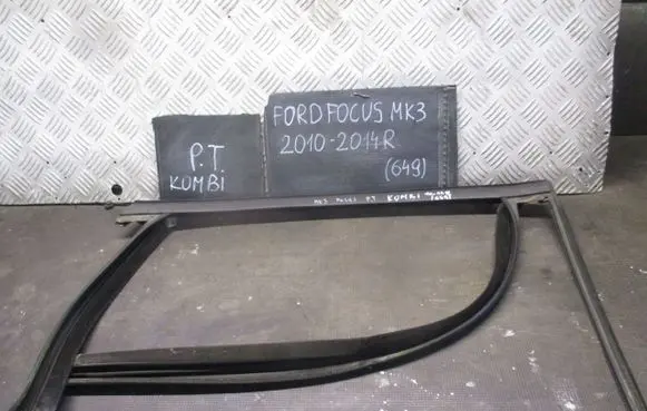 Ford Focus Rubber seal loading door 