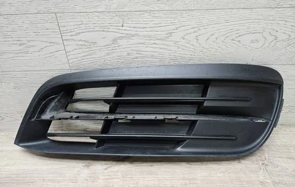 BMW 5 F10 F11 Front bumper lower grill 7331733