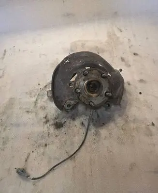 Toyota RAV 4 (XA20) Front wheel hub spindle knuckle 