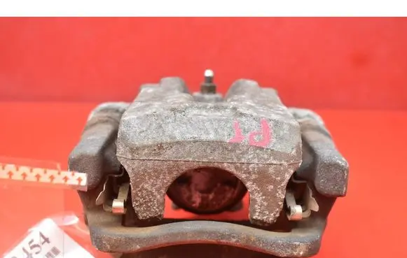 Suzuki Grand Vitara II Rear brake caliper