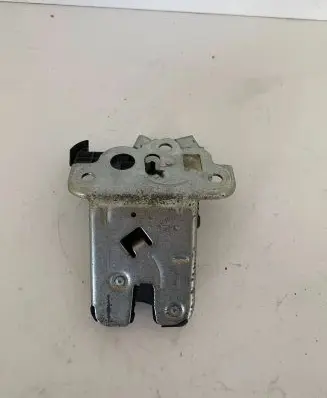 Audi A6 S6 C6 4F Tailgate/trunk/boot lock/catch/latch 8K9827505