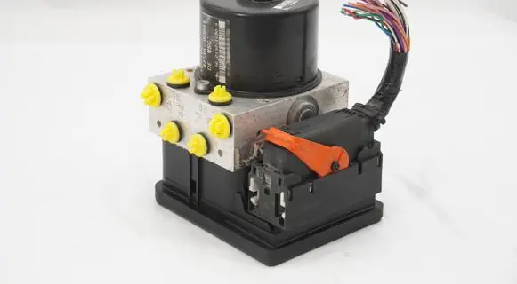 Toyota Yaris ABS Pump 445400D011 895410D030