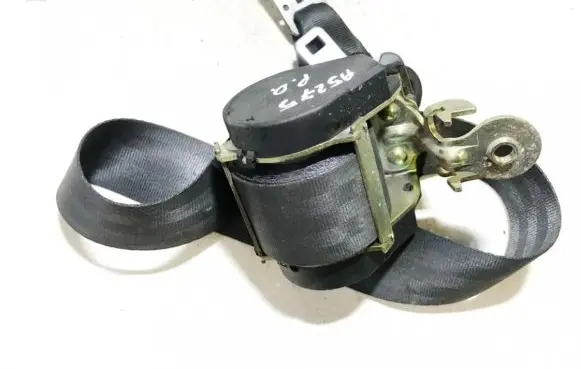 Renault Megane II Front seatbelt 8200562479