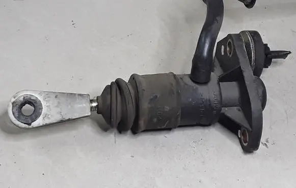 Audi A4 S4 B5 8D Clutch master cylinder 8E1721401K