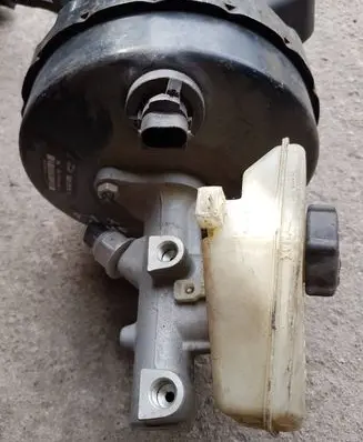 Jaguar XK8 - XKR Master brake cylinder 3W832B195AA 03784918014 0250784918