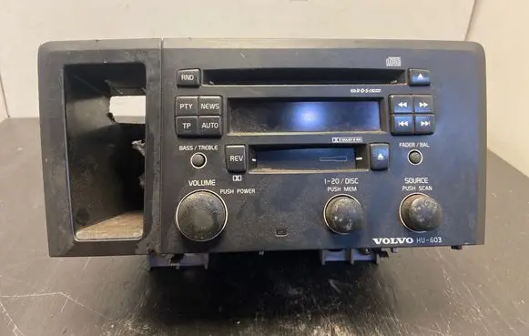 Volvo XC70 Radio/CD/DVD/GPS head unit 86511521