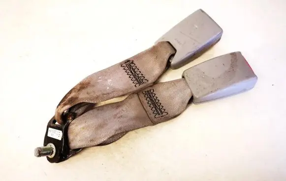 Mazda 626 Middle seatbelt buckle (rear) ge5a