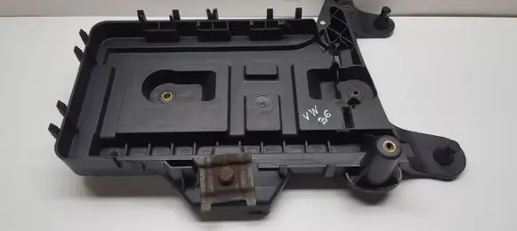 Volkswagen PASSAT B6 Battery tray 1K0915333C
