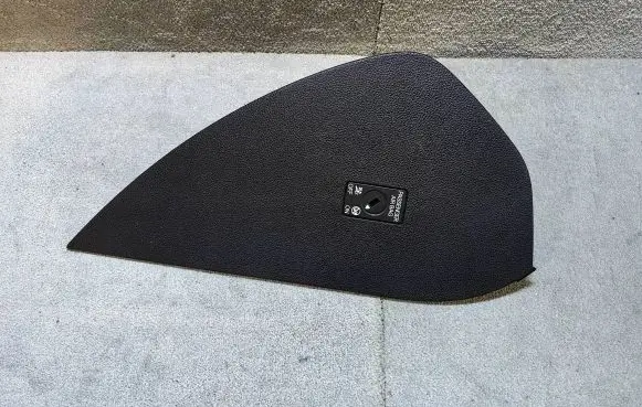 Dashboard side end trim