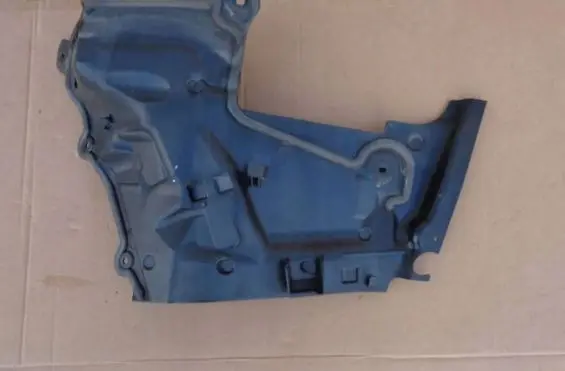 Mercedes-Benz C W205 Other engine bay part A2056200140