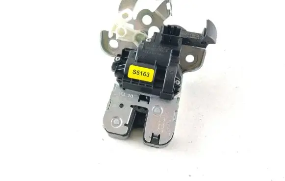 Skoda Octavia Mk3 (5E) Tailgate/trunk/boot lock/catch/latch 8R0827505A 23521022031