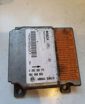 Volkswagen PASSAT B5 Airbag control unit/module 3B0959655