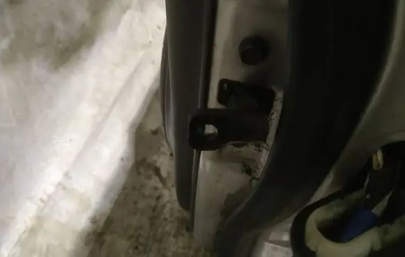 KIA Sorento Rear door check strap stopper 