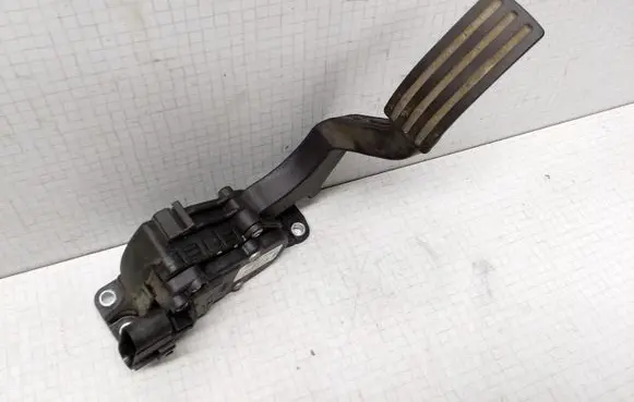 Ford Fiesta Accelerator throttle pedal 6PV00856700 2S619F836AA