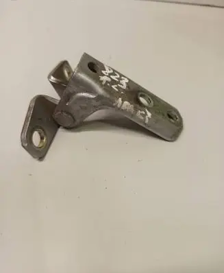Mitsubishi Outlander Front door lower hinge 