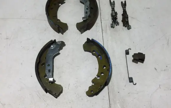 Toyota Yaris Brake pads (rear) 082732 80111S1