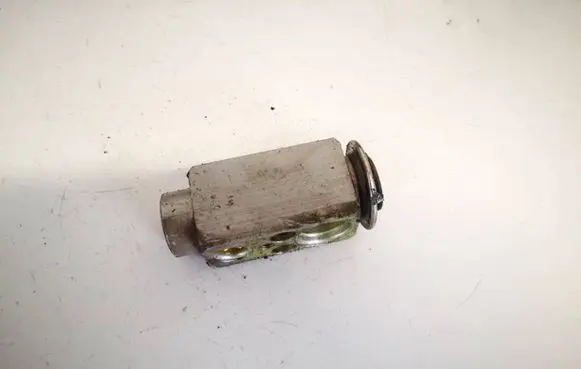Air conditioning (A/C) expansion valve