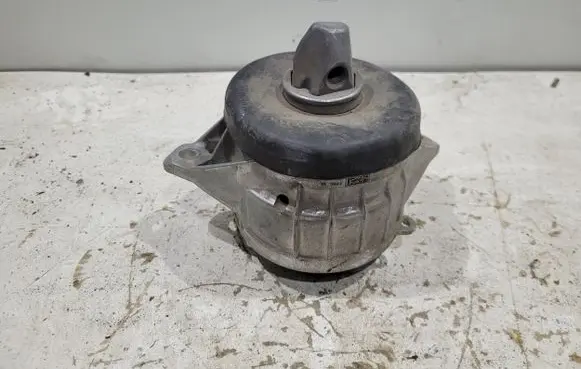 Mercedes-Benz GLE W167 Engine mount bracket A1672405100